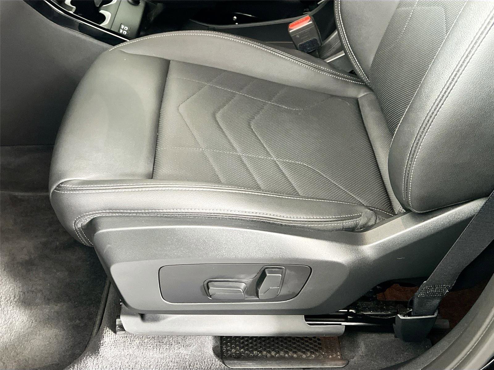 Used 2023 BMW X1 xDrive28i w/ Premium Package image 19