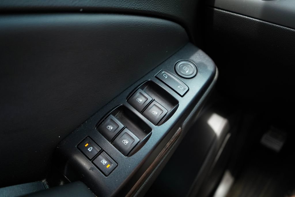Used 2018 Chevrolet Tahoe LS RWD image 28