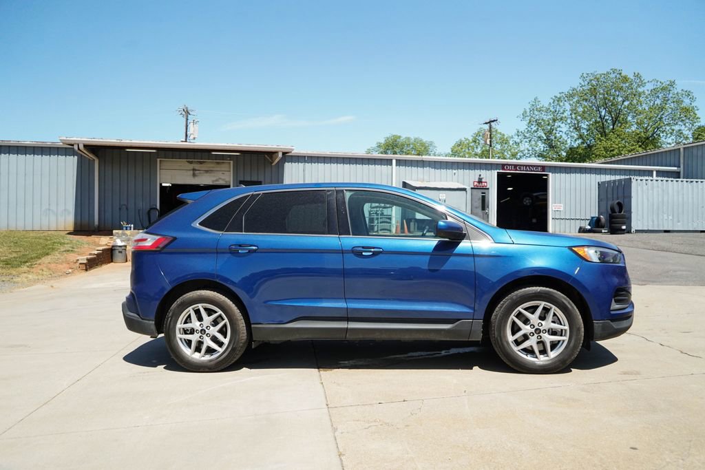 Used 2024 Ford Edge SEL AWD/4WD image 3