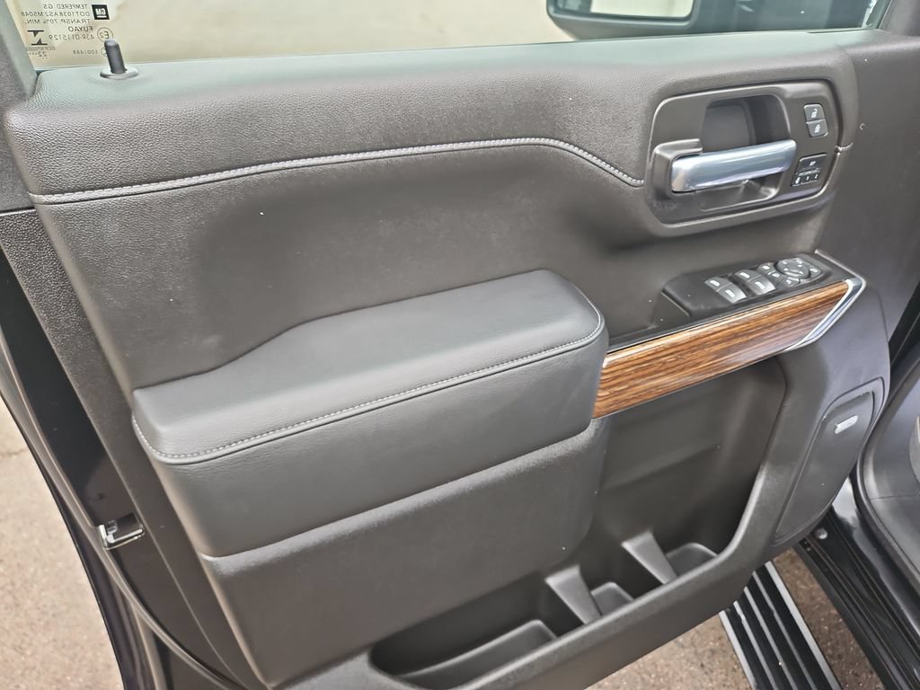 Used 2023 Chevrolet Silverado 2500 High Country w/ Z71 Off-Road Package AWD/4WD image 11
