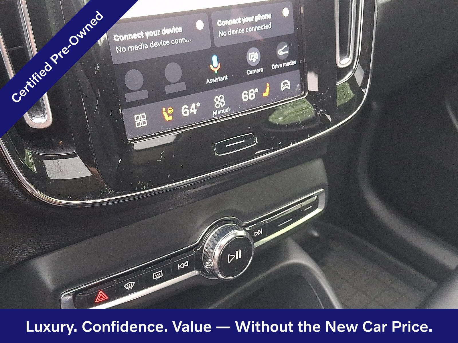 Certified 2024 Volvo XC40 B5 Plus w/ Protection Package Premier AWD/4WD image 17