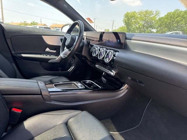 Used 2025 Mercedes-Benz CLA 250 image 18
