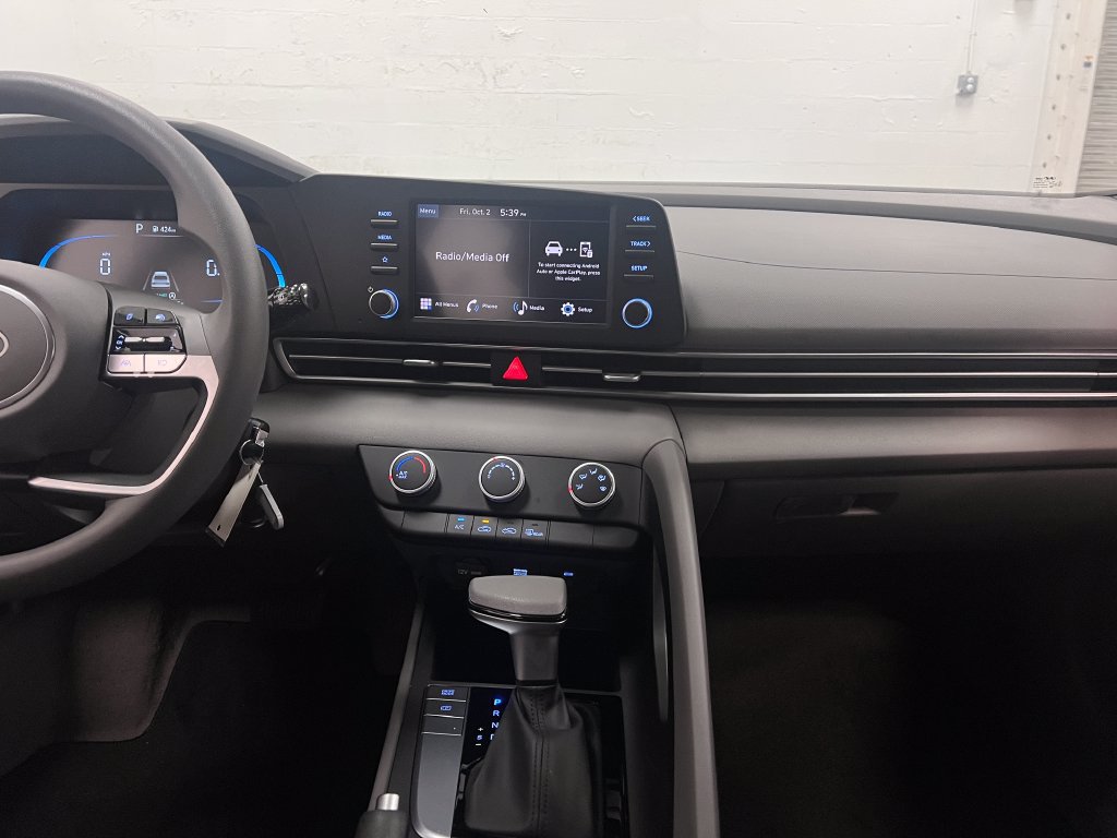 New 2026 Hyundai Elantra SE FWD image 18