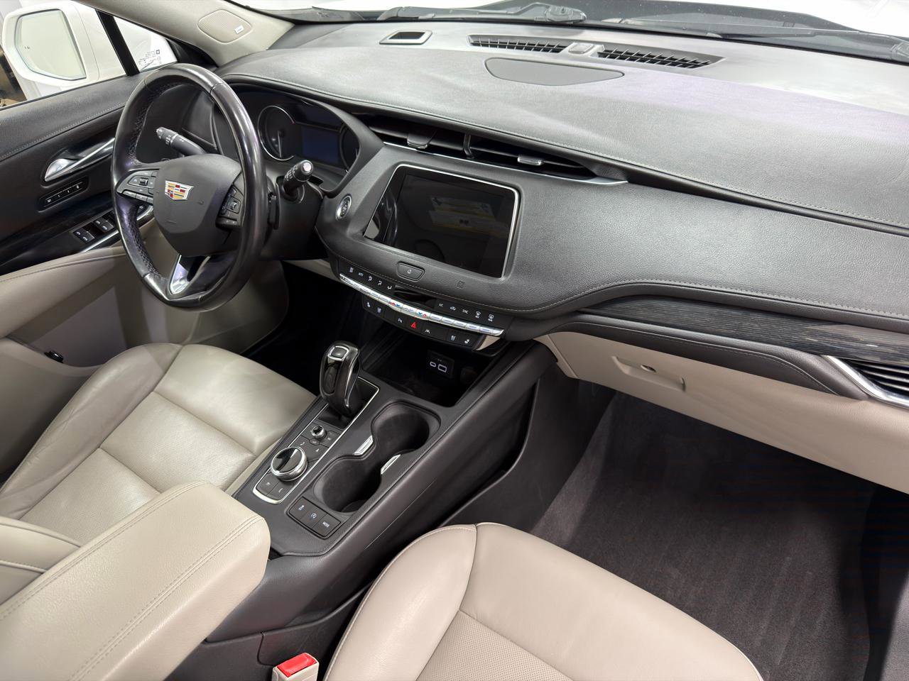 Used 2019 Cadillac XT4 Premium Luxury AWD/4WD image 26