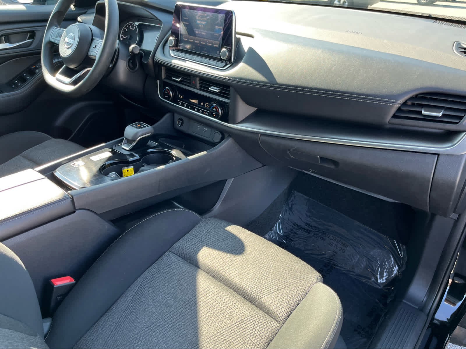 Used 2024 Nissan Rogue SV FWD image 35