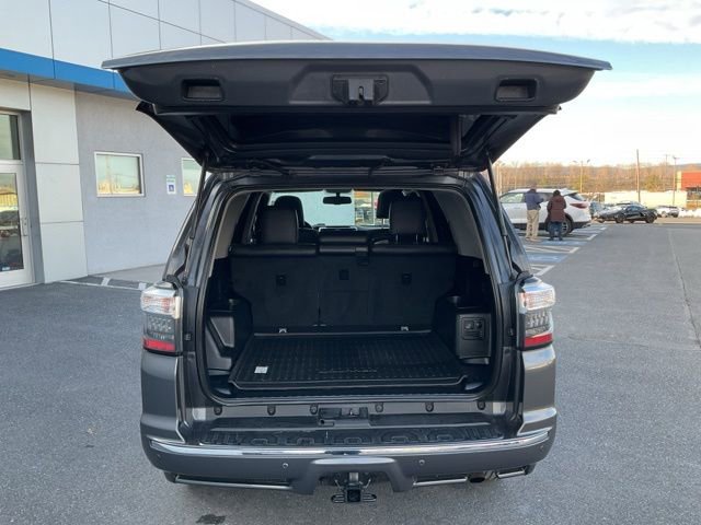 Used 2015 Toyota 4Runner Limited image 18