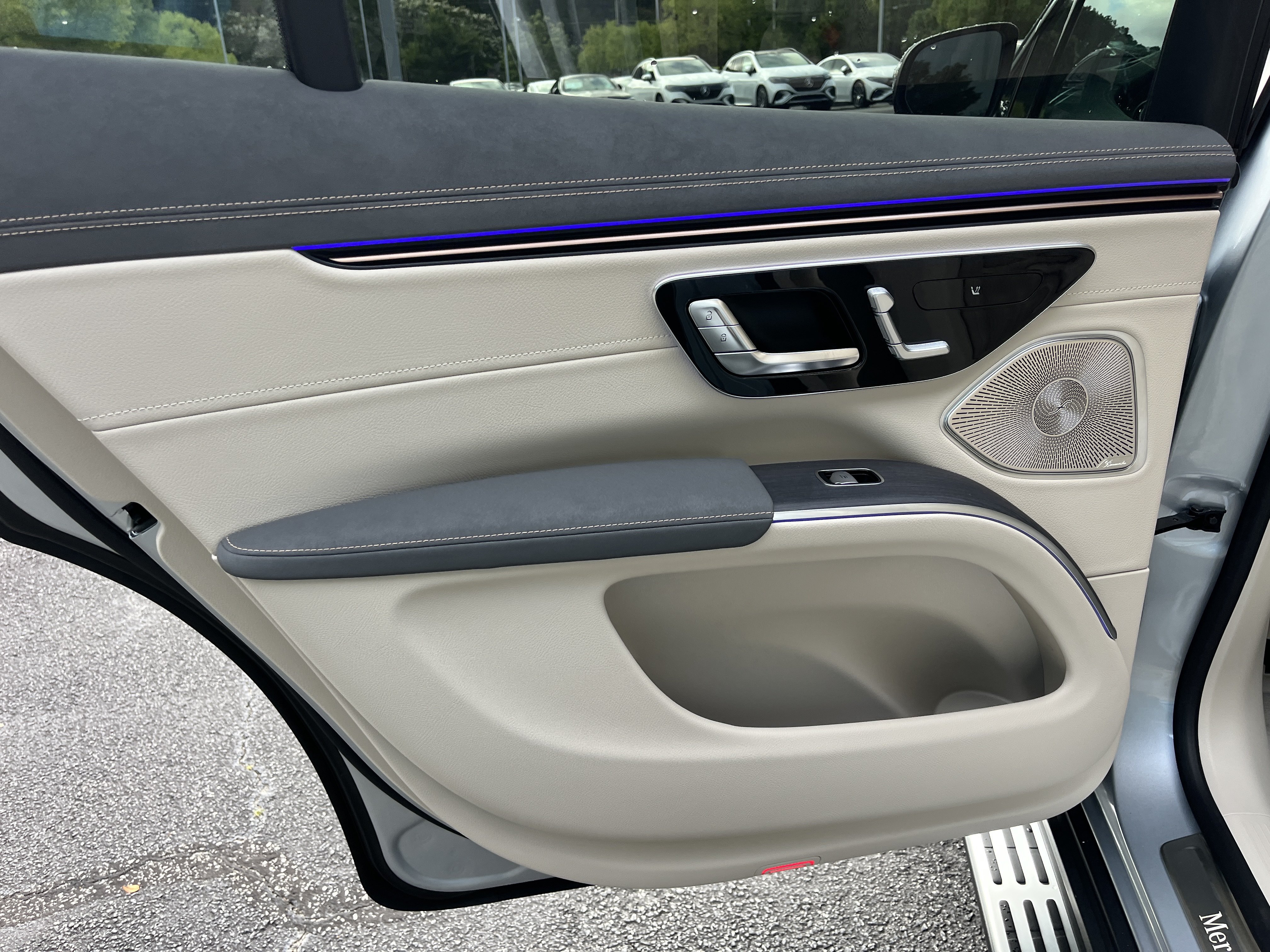 New 2027 Mercedes-Benz EQS 400 4MATIC SUV image 37