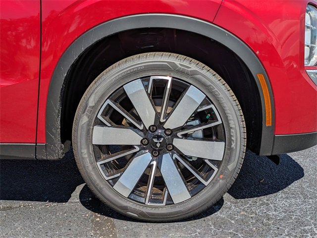 New 2025 Mitsubishi Outlander SE image 11