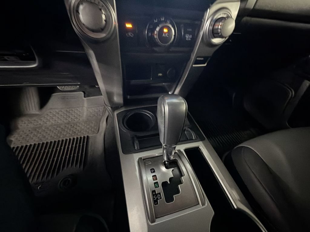 Used 2022 Toyota 4Runner SR5 Premium w/ Moonroof Package AWD/4WD image 16