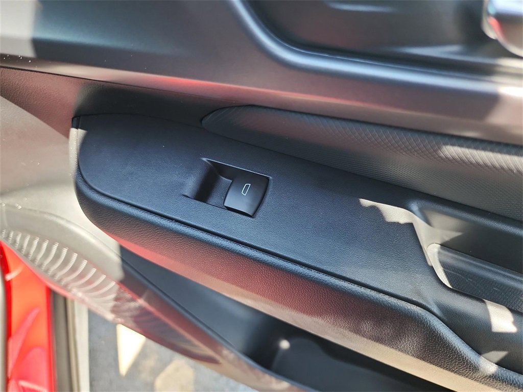 New 2025 Chevrolet Equinox EV RS w/ Convenience Package II image 28