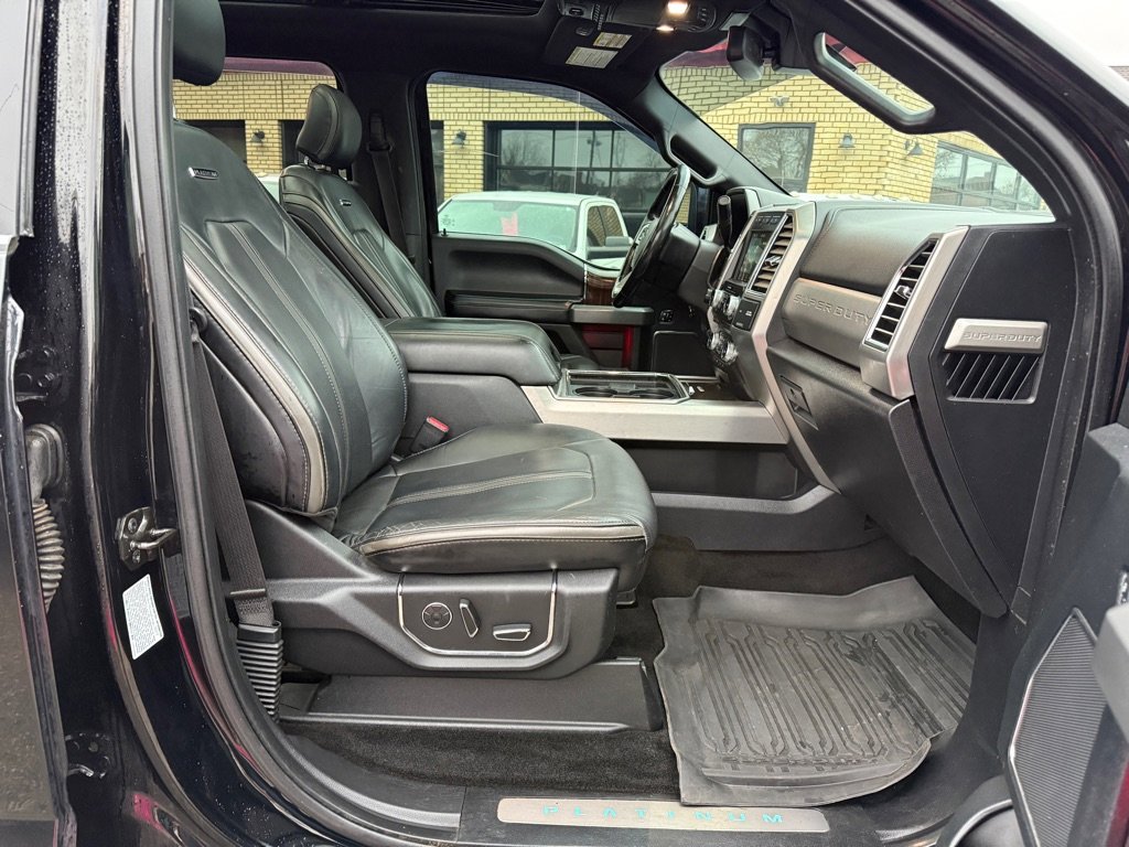 Used 2017 Ford F350 Platinum w/ Platinum Ultimate Package image 10