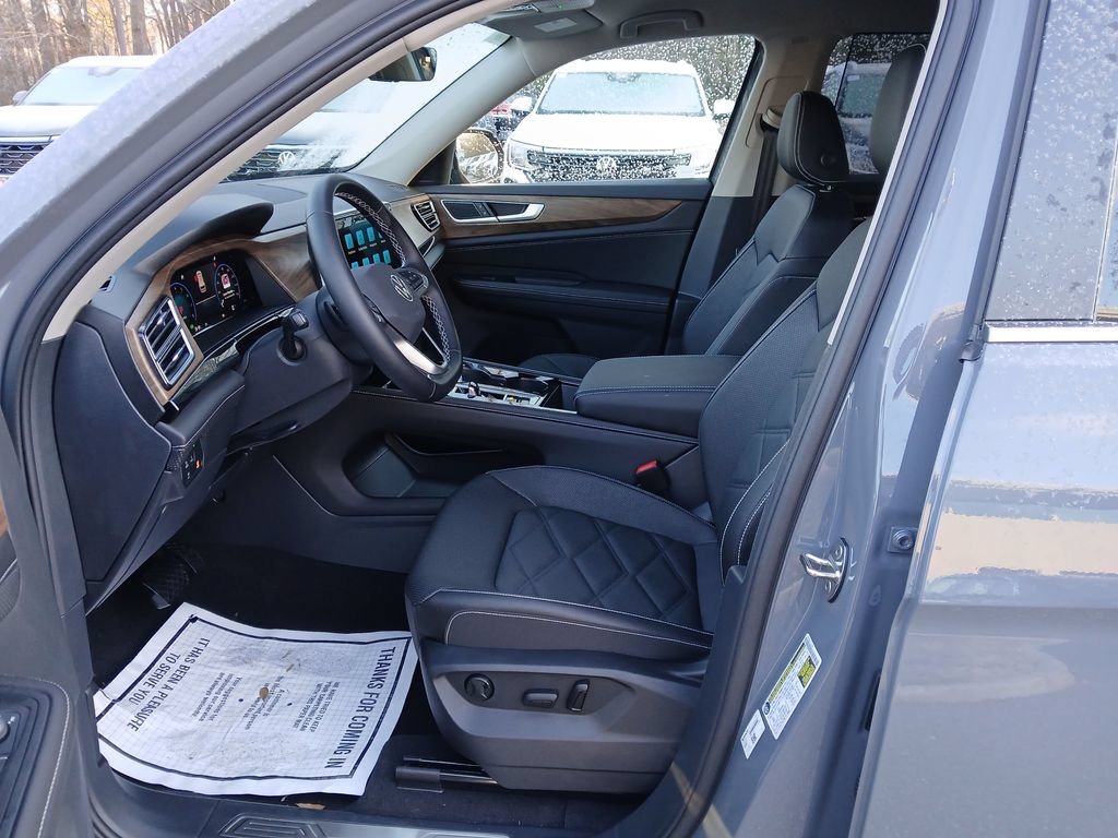 New 2025 Volkswagen Atlas SE FWD image 9