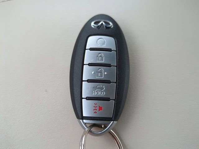 Used 2017 INFINITI Q60 Red Sport 400 RWD image 26