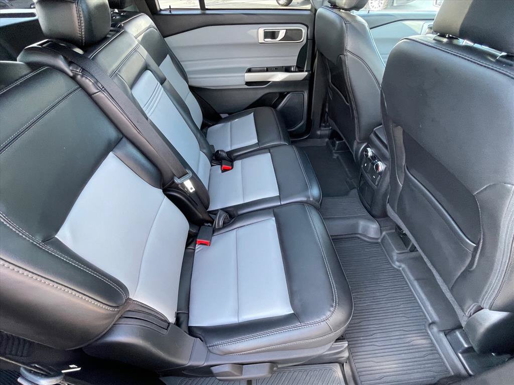 Used 2023 Ford Explorer XLT w/ Equipment Group 202A AWD/4WD image 28