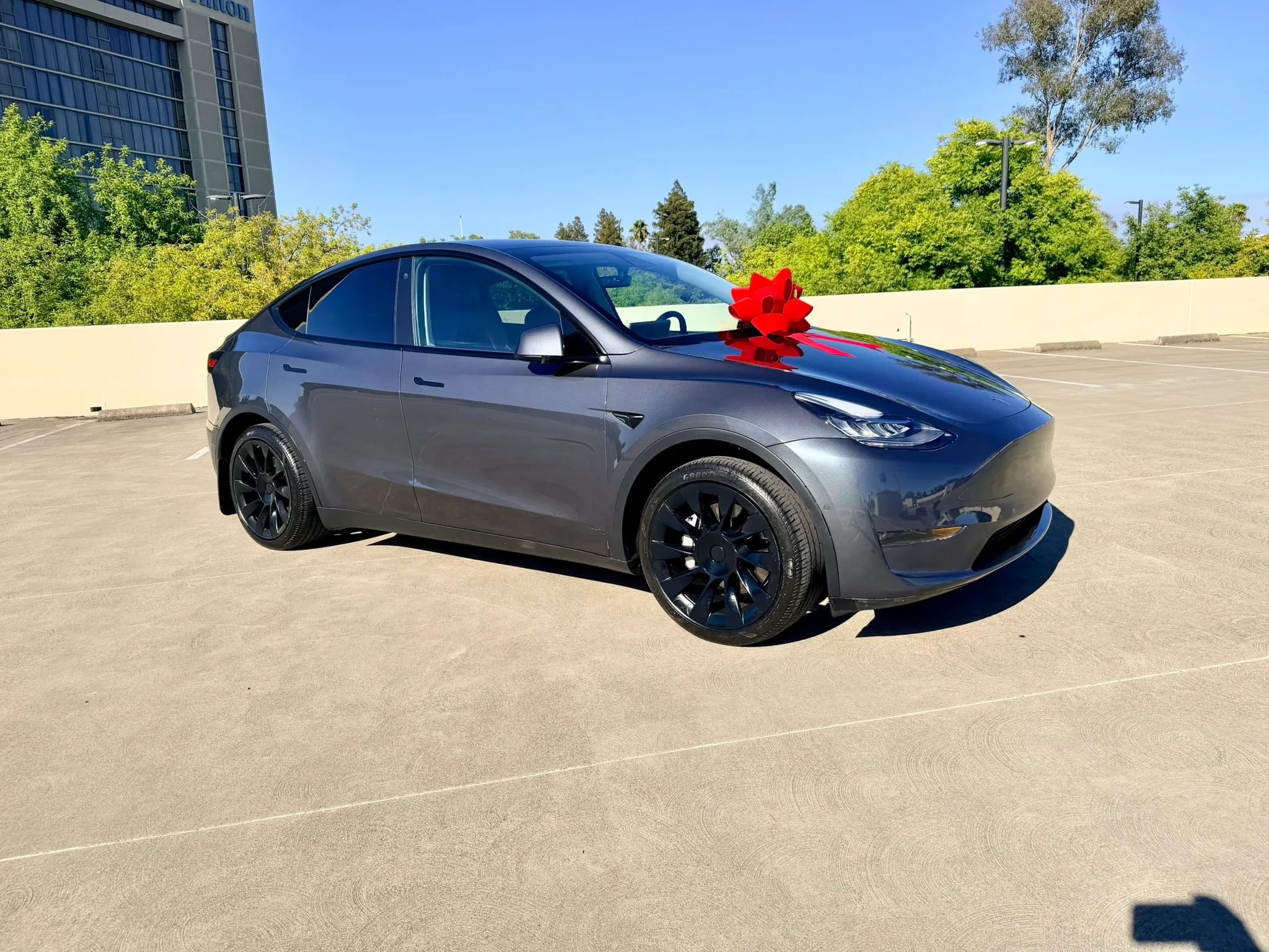 Used 2022 Tesla Model Y Long Range AWD/4WD image 4