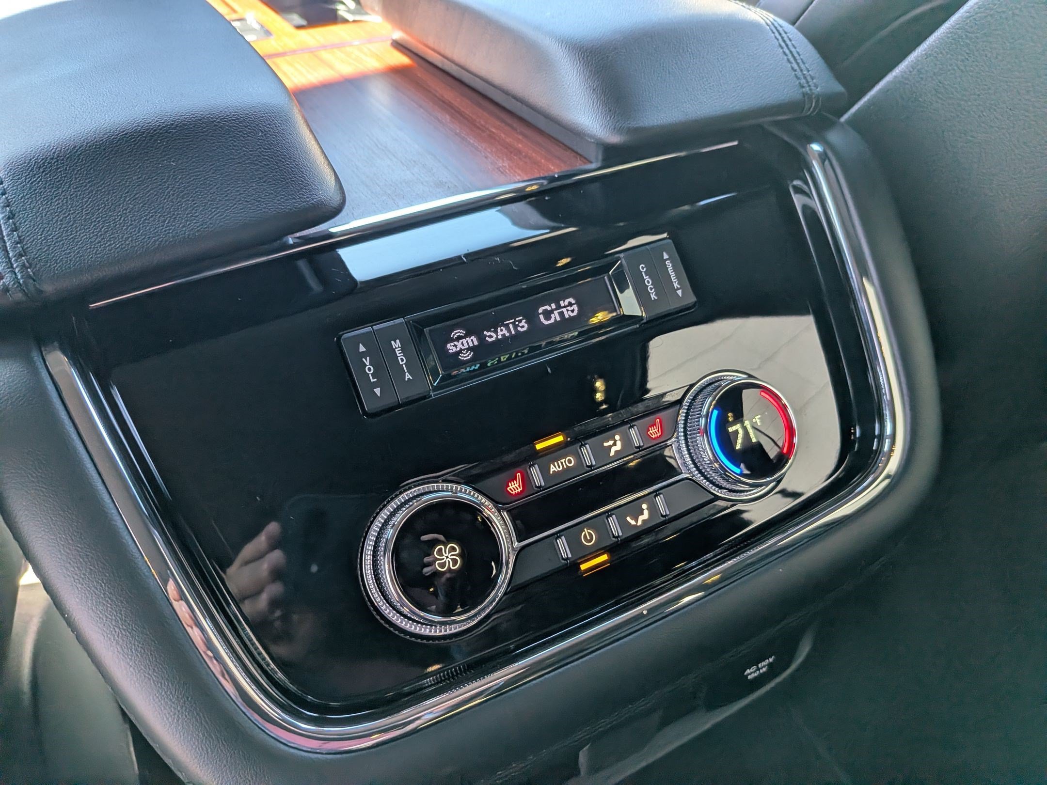 Used 2021 Lincoln Navigator Reserve w/ Luxury Package AWD/4WD image 27