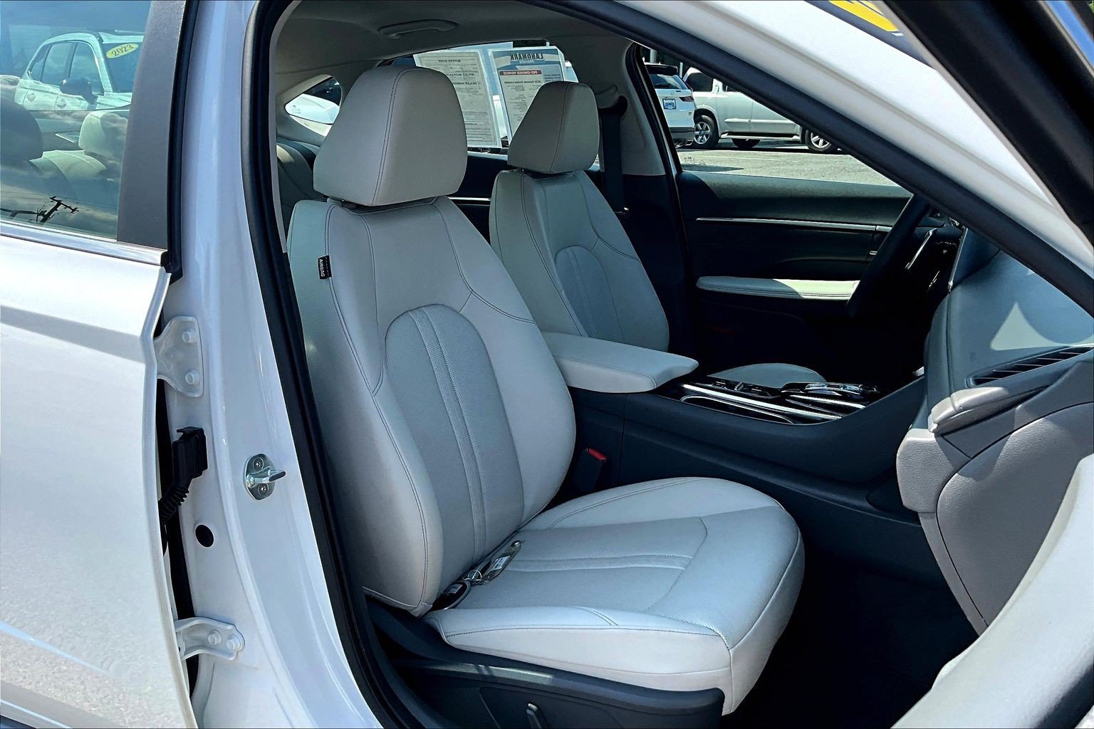 Used 2022 Hyundai Sonata Limited w/ Cargo Package FWD image 7
