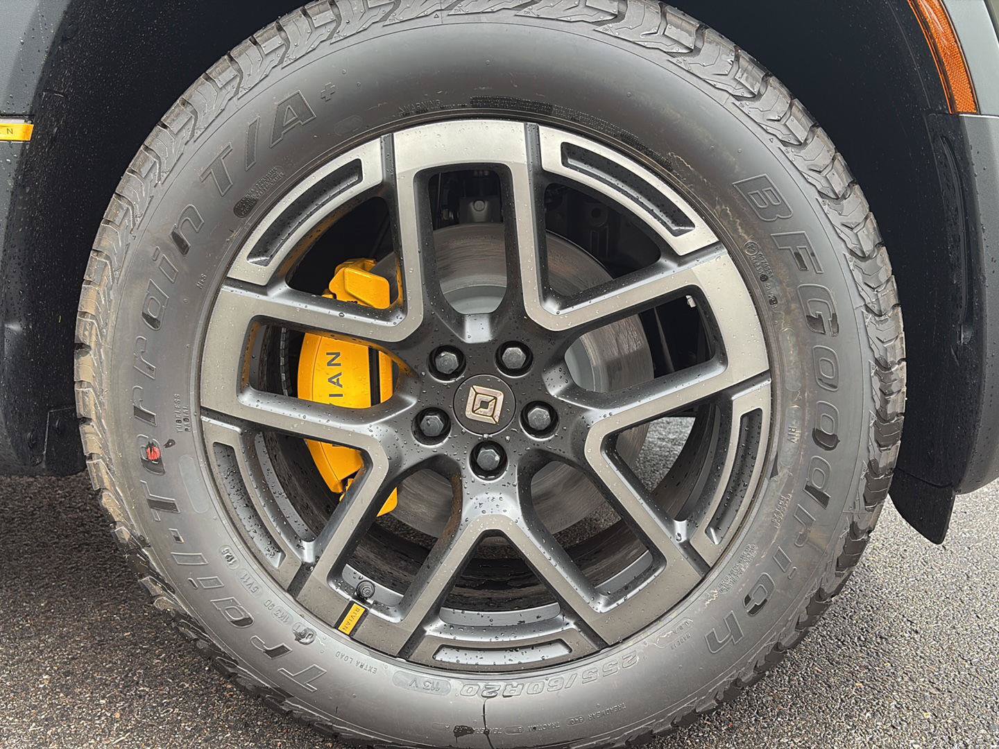 Used 2027 Rivian R2 Performance AWD/4WD image 10