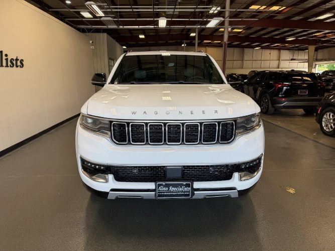 Used 2023 Jeep Wagoneer L Series II w/ Premium Group I AWD/4WD image 7