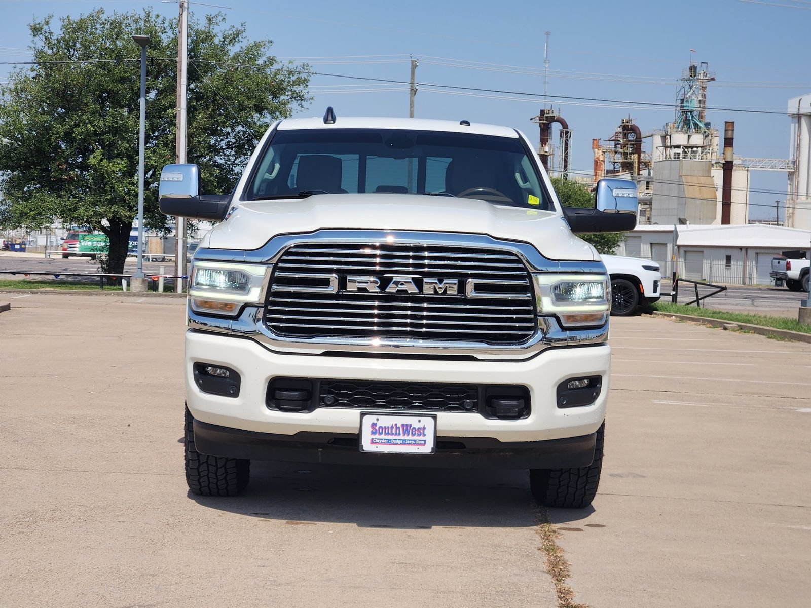 Used 2023 RAM 2500 Laramie AWD/4WD image 6