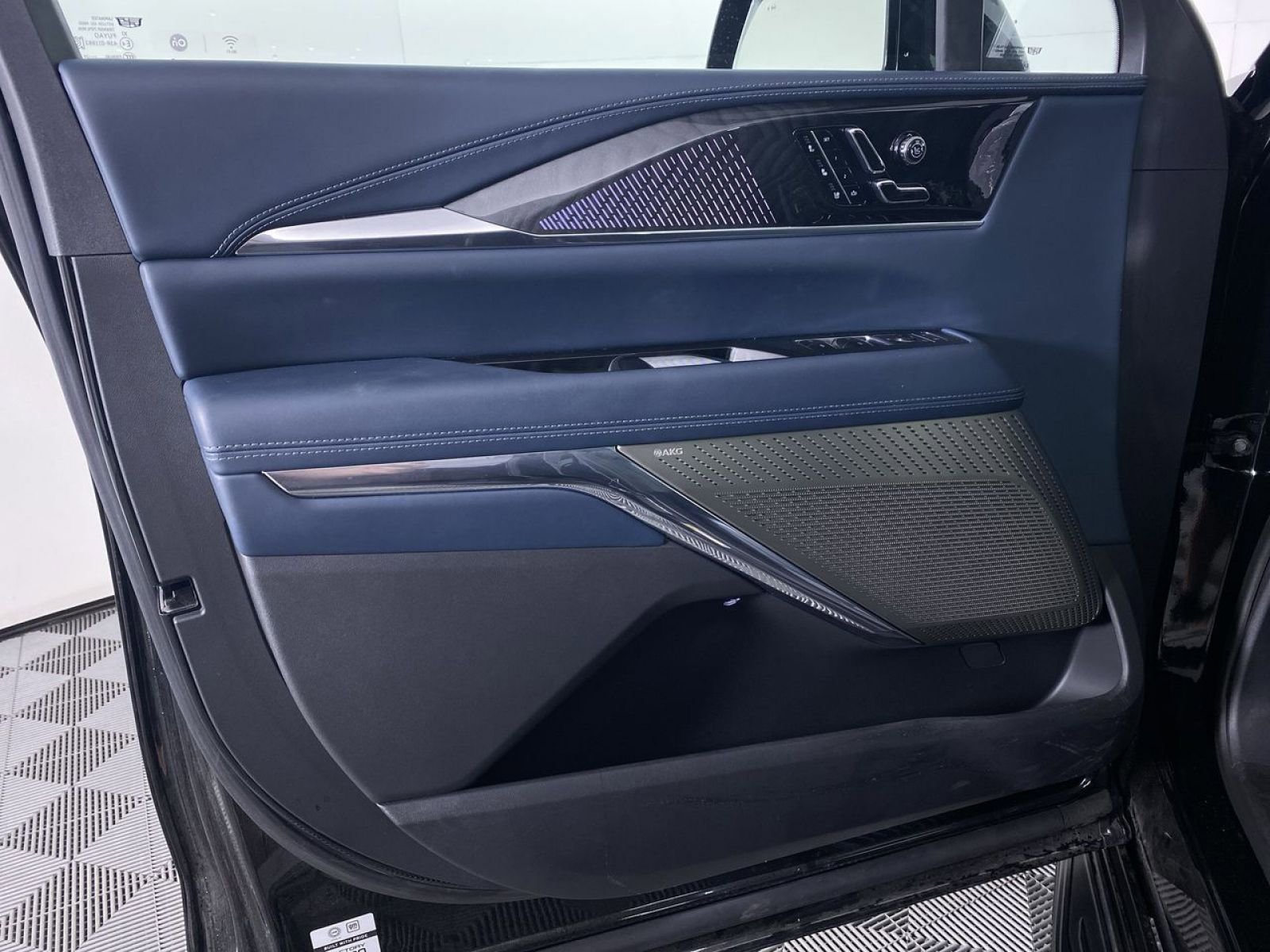 New 2025 Cadillac Escalade IQ Sport 2 AWD/4WD image 12