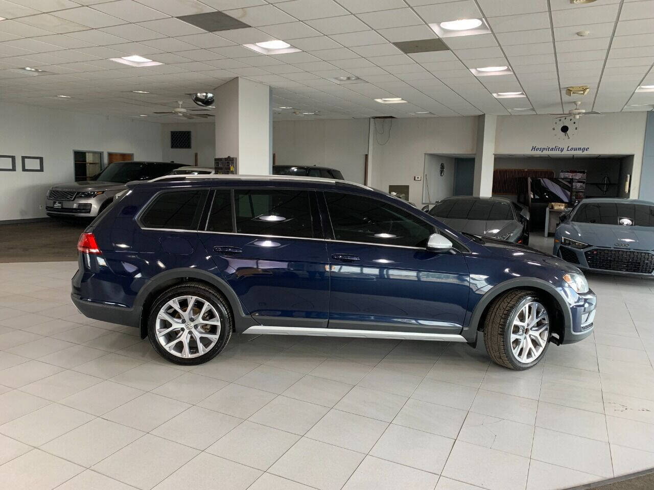 Used 2017 Volkswagen Golf Alltrack S AWD/4WD image 12