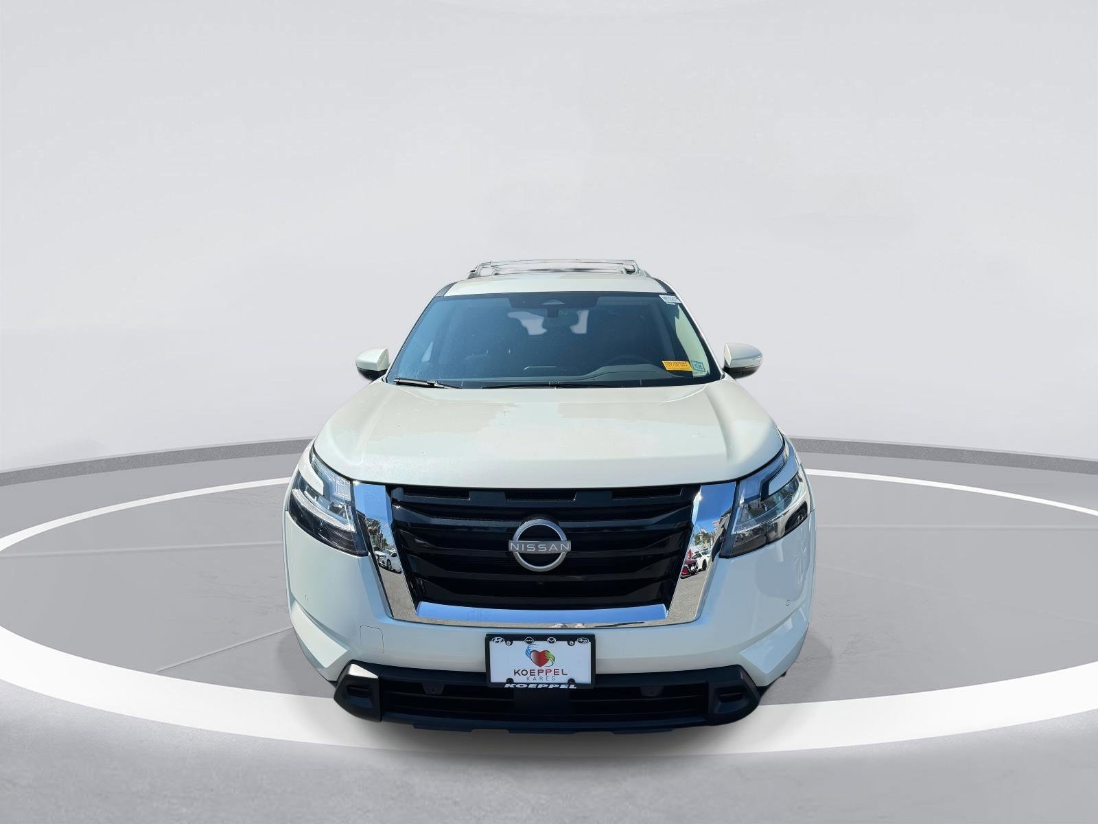 Used 2024 Nissan Pathfinder SL image 2