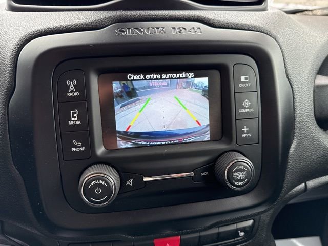 Used 2017 Jeep Renegade Latitude w/ Cold Weather Group image 8