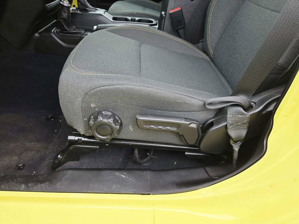 Used 2024 Jeep Wrangler Unlimited w/ Convenience Group AWD/4WD image 38