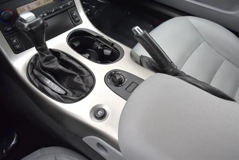 Used 2005 Chevrolet Corvette Coupe w/ Preferred Equipment Group RWD image 25