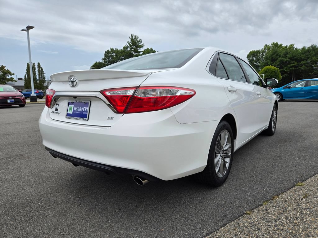 Used 2016 Toyota Camry SE w/ Moonroof Package FWD image 6
