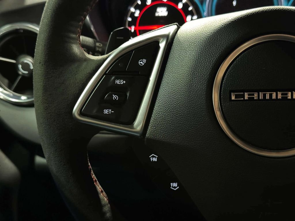 Used 2018 Chevrolet Camaro ZL1 RWD image 9