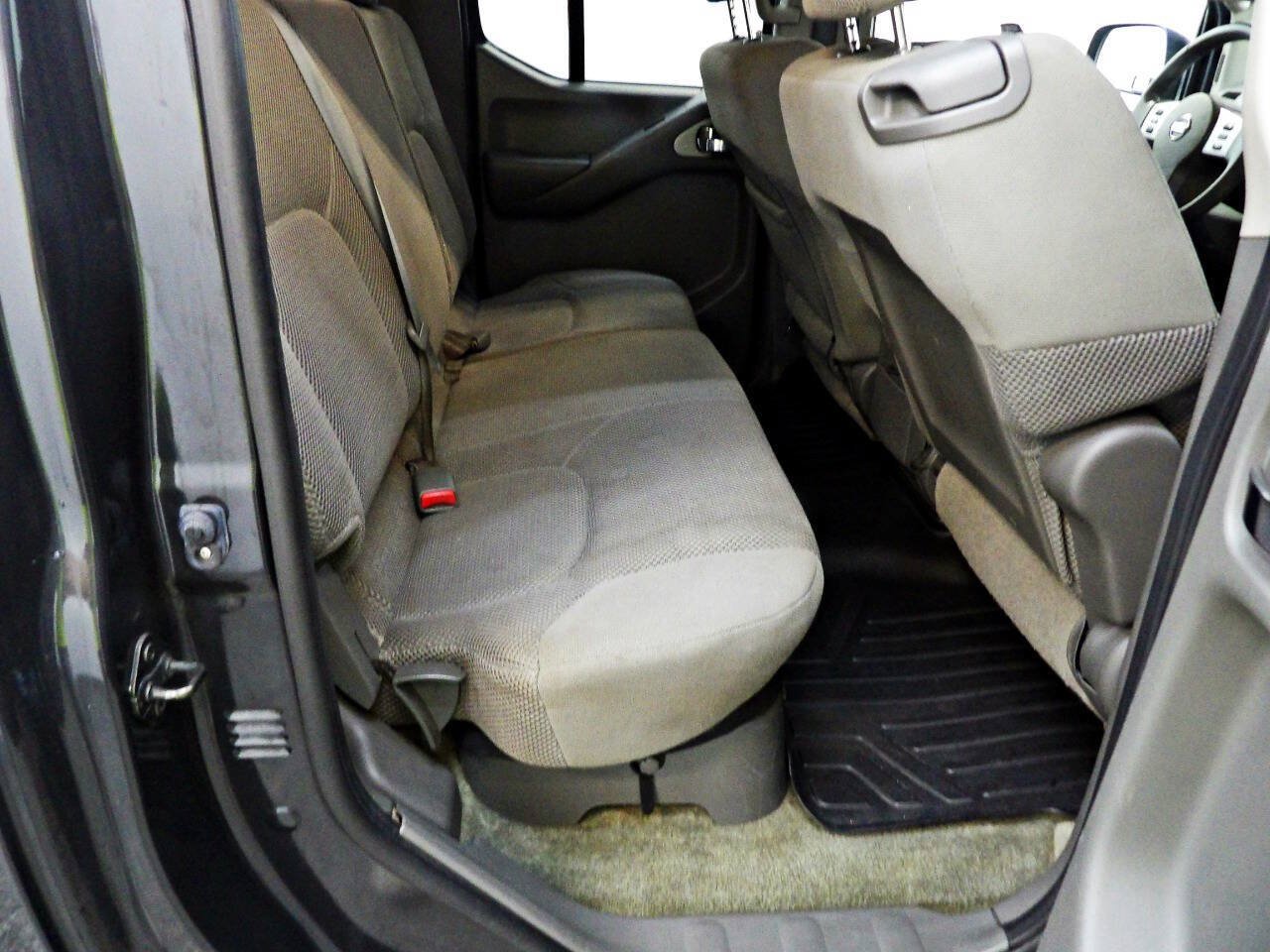 Used 2012 Nissan Frontier SV w/ SV Premium Utility Pkg AWD/4WD image 14