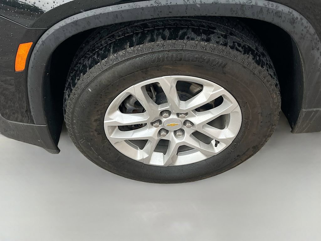 Used 2023 Chevrolet Traverse LS AWD/4WD image 31
