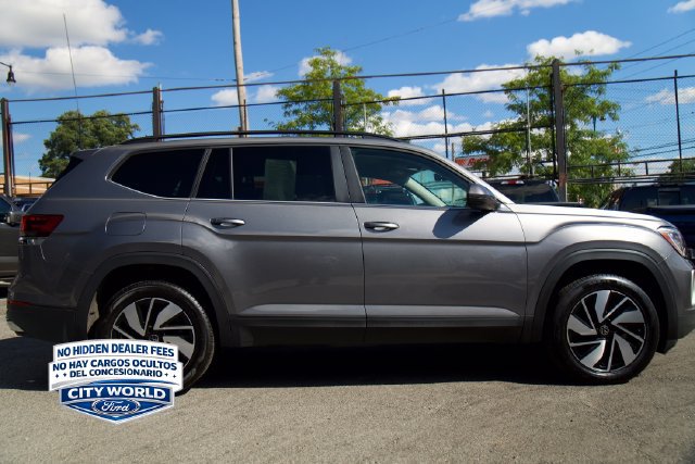 Used 2025 Volkswagen Atlas SE FWD image 3