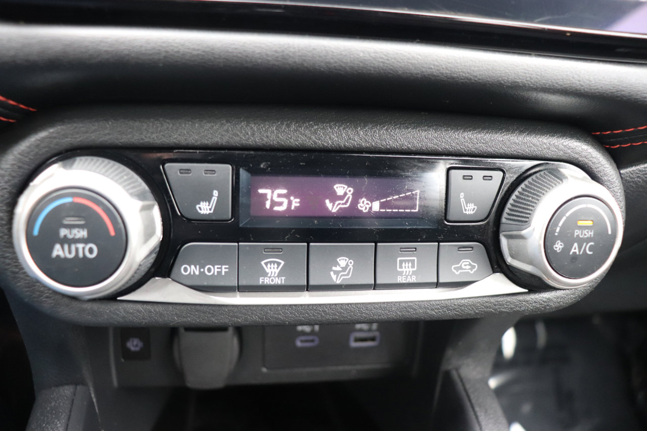 Used 2024 Nissan Versa SR image 31