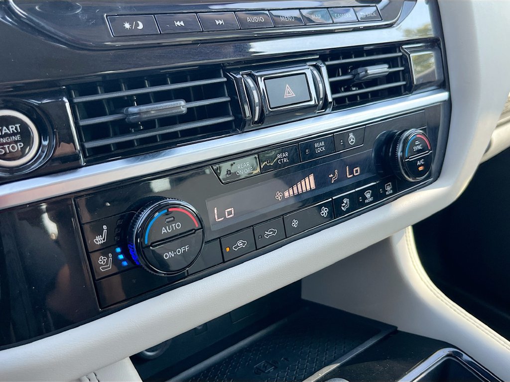 Used 2022 Nissan Pathfinder Platinum w/ Lighting Package (N93) FWD image 16
