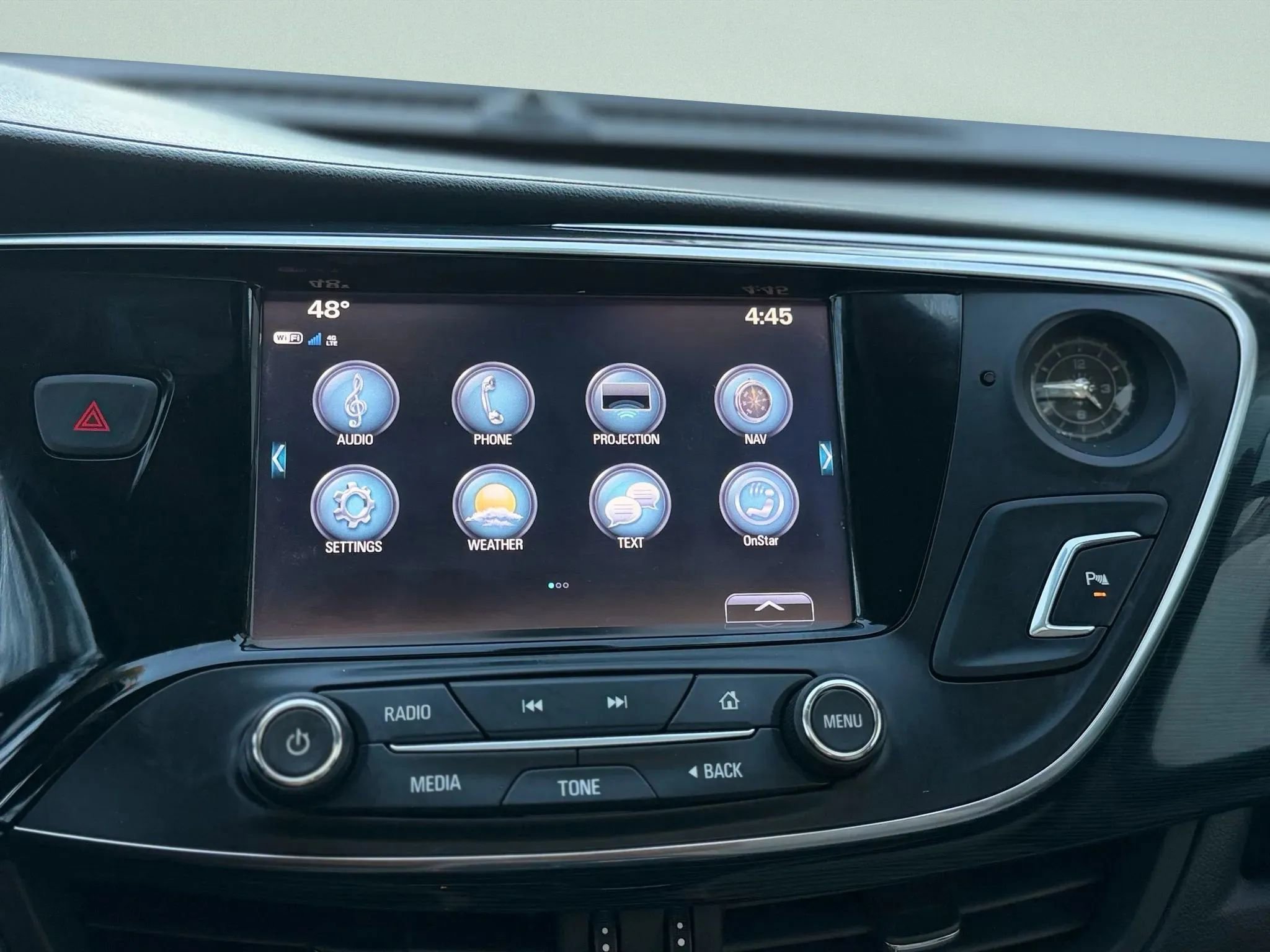 Used 2017 Buick Envision Essence image 31