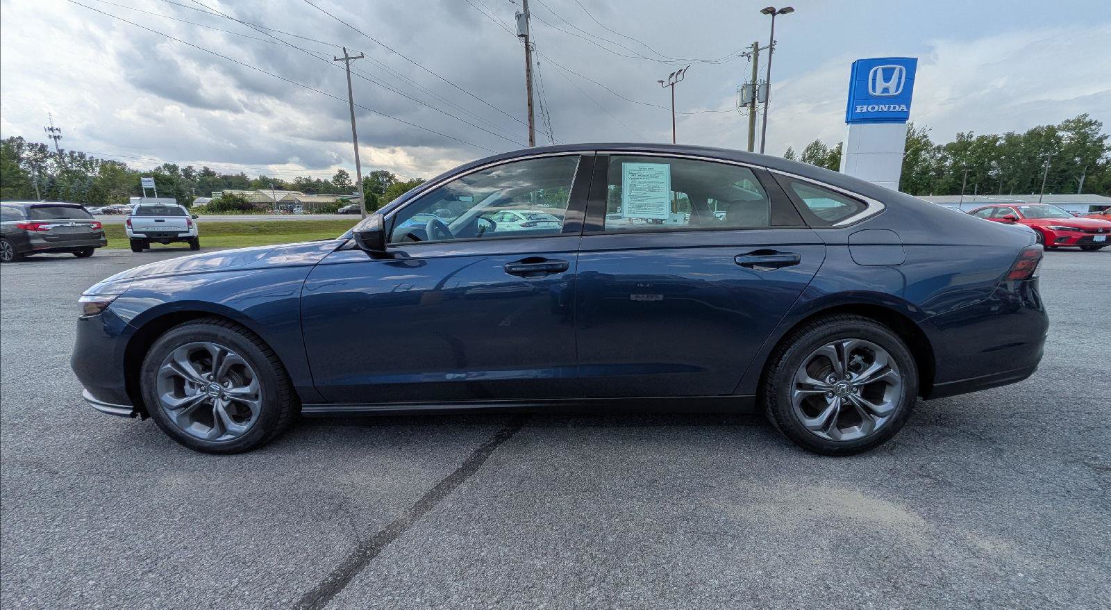 Certified 2023 Honda Accord EX image 6