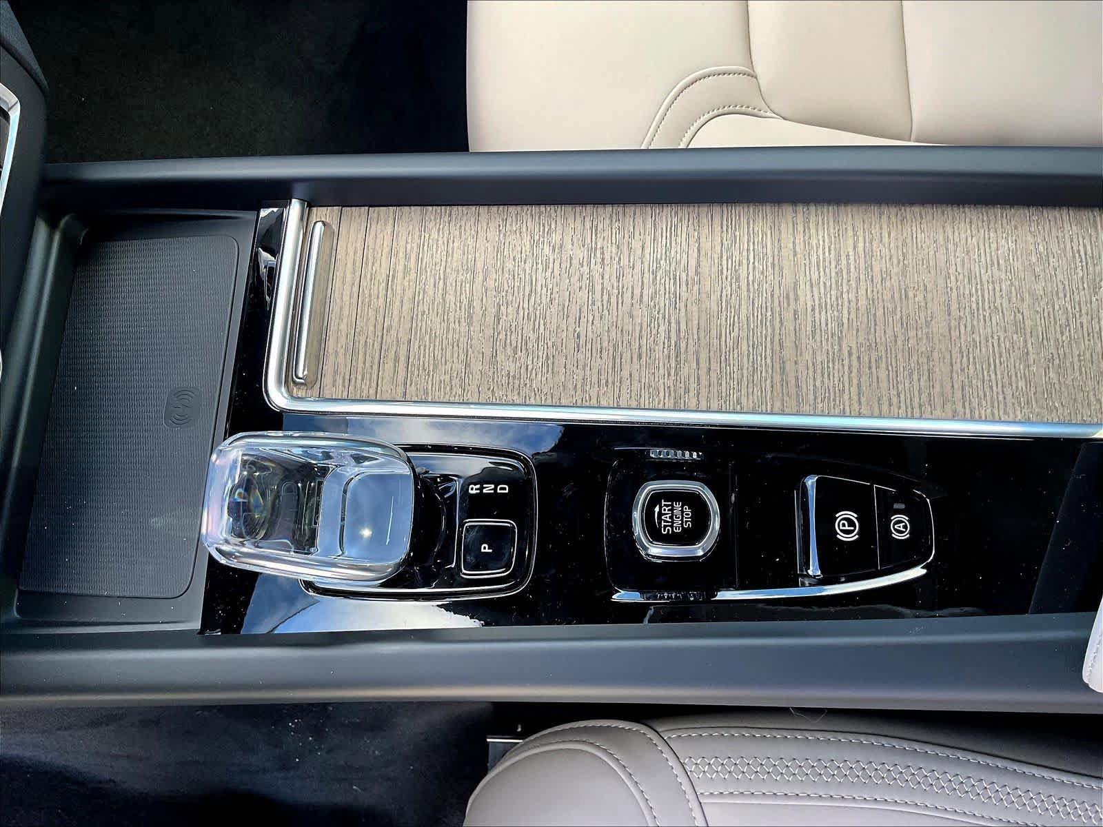 New 2026 Volvo XC60 B5 Plus w/ Protection Package Premier image 10