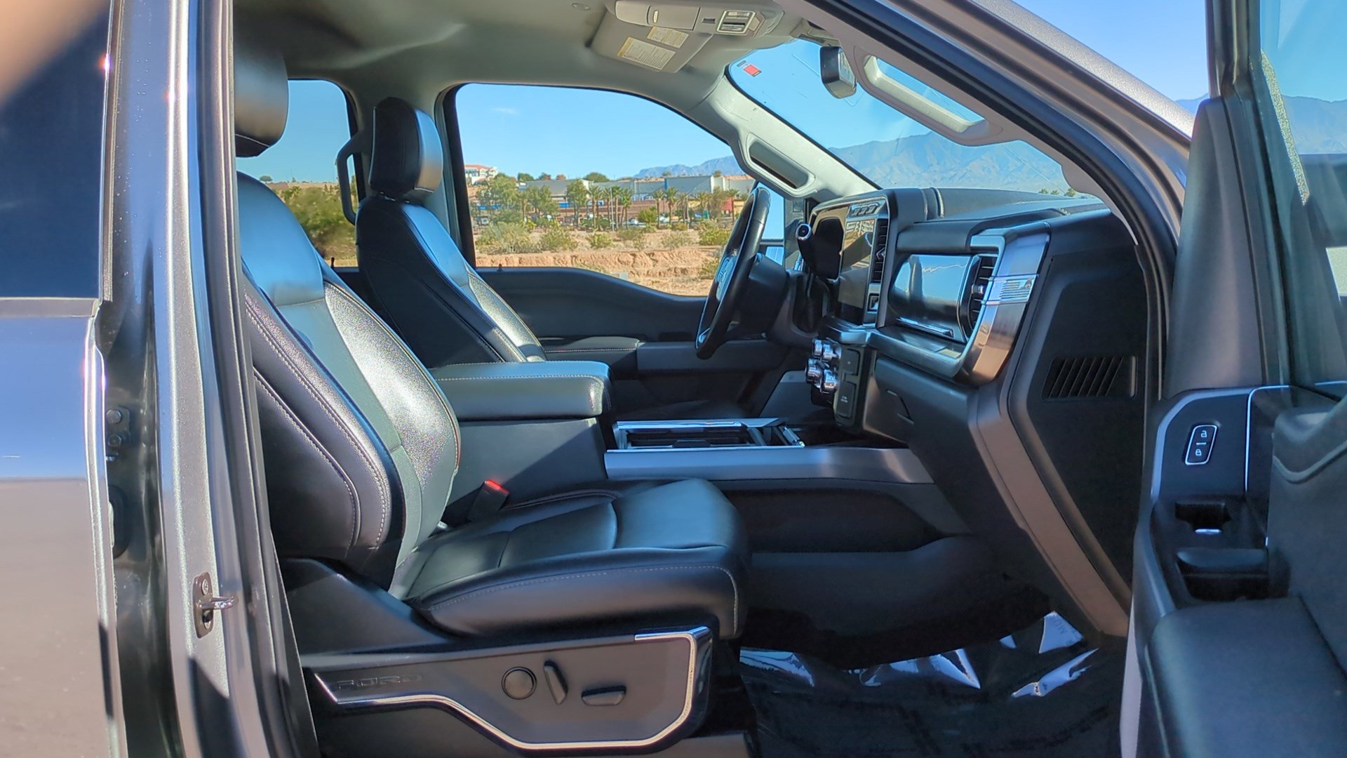 Used 2024 Ford F350 Lariat image 29