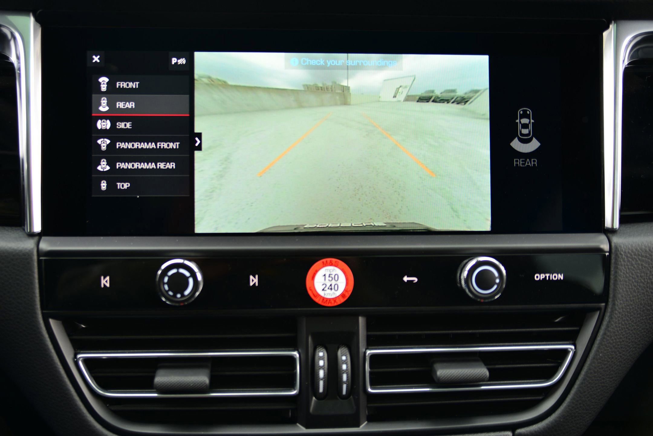 Used 2025 Porsche Macan image 33