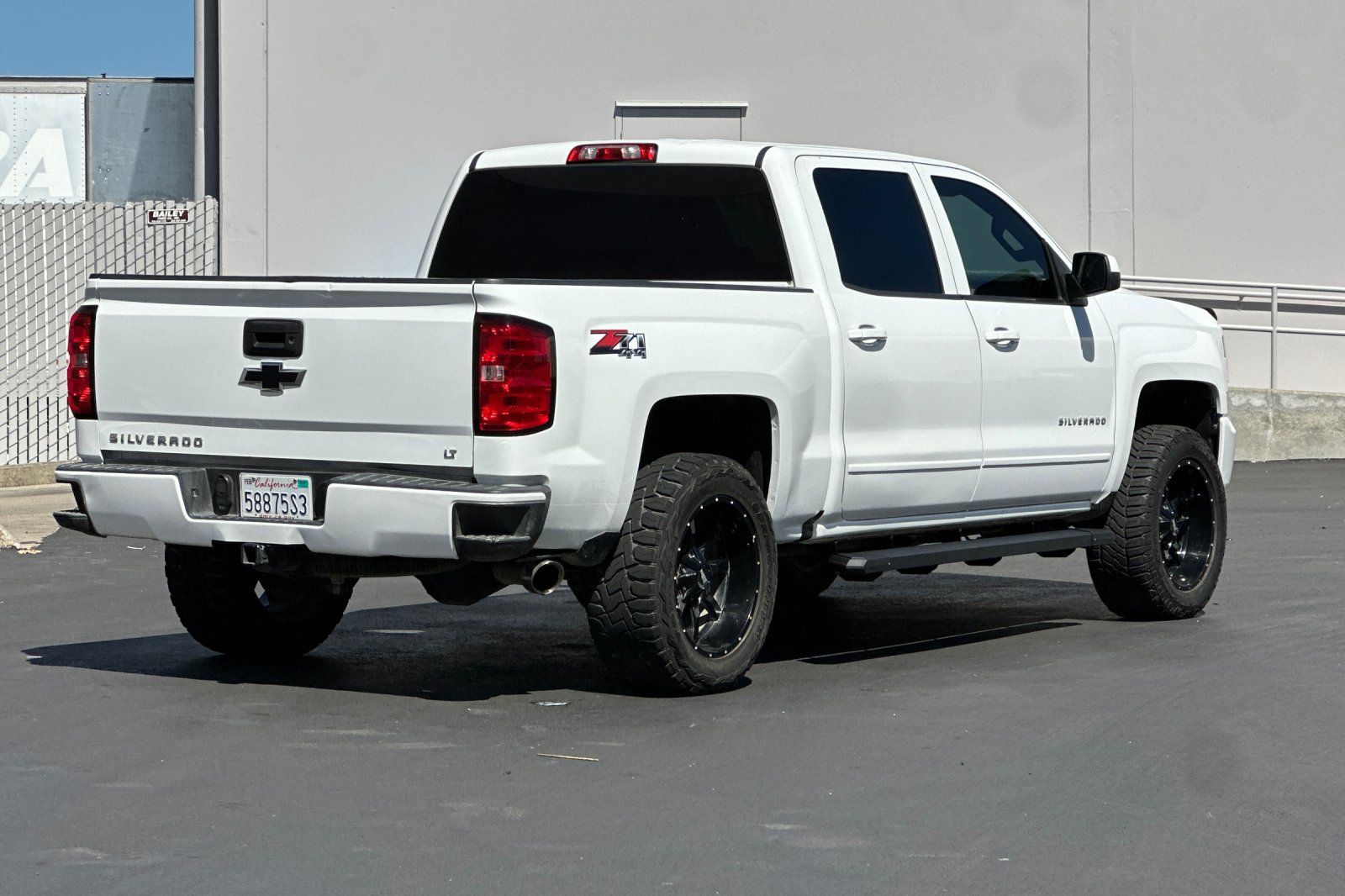 Used 2018 Chevrolet Silverado 1500 LT w/ All Star Edition AWD/4WD image 4