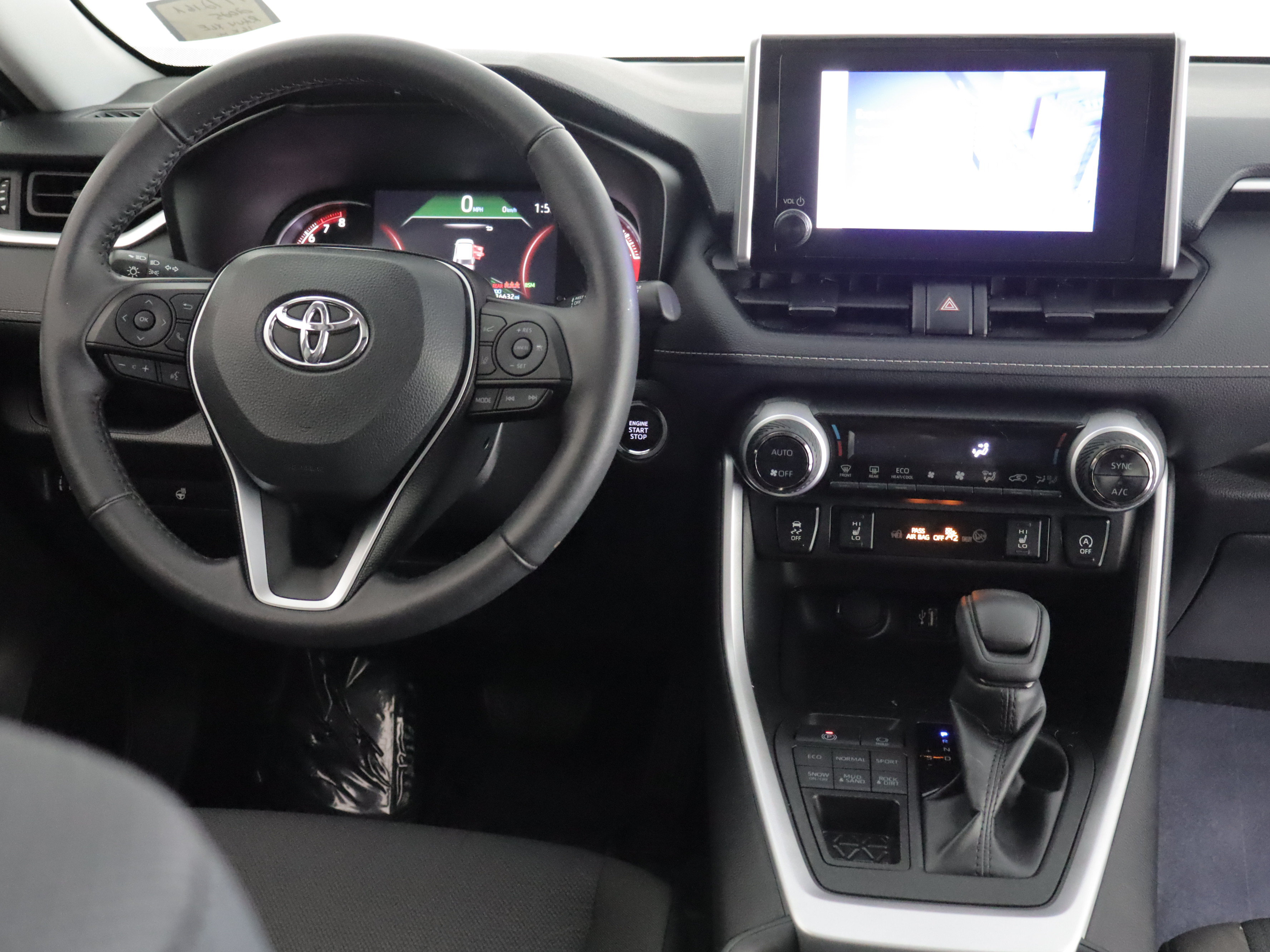 Used 2025 Toyota RAV4 XLE w/ Convenience Package AWD/4WD image 2