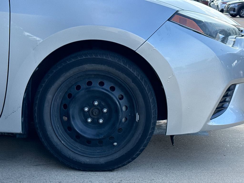Used 2016 Toyota Corolla LE FWD image 5