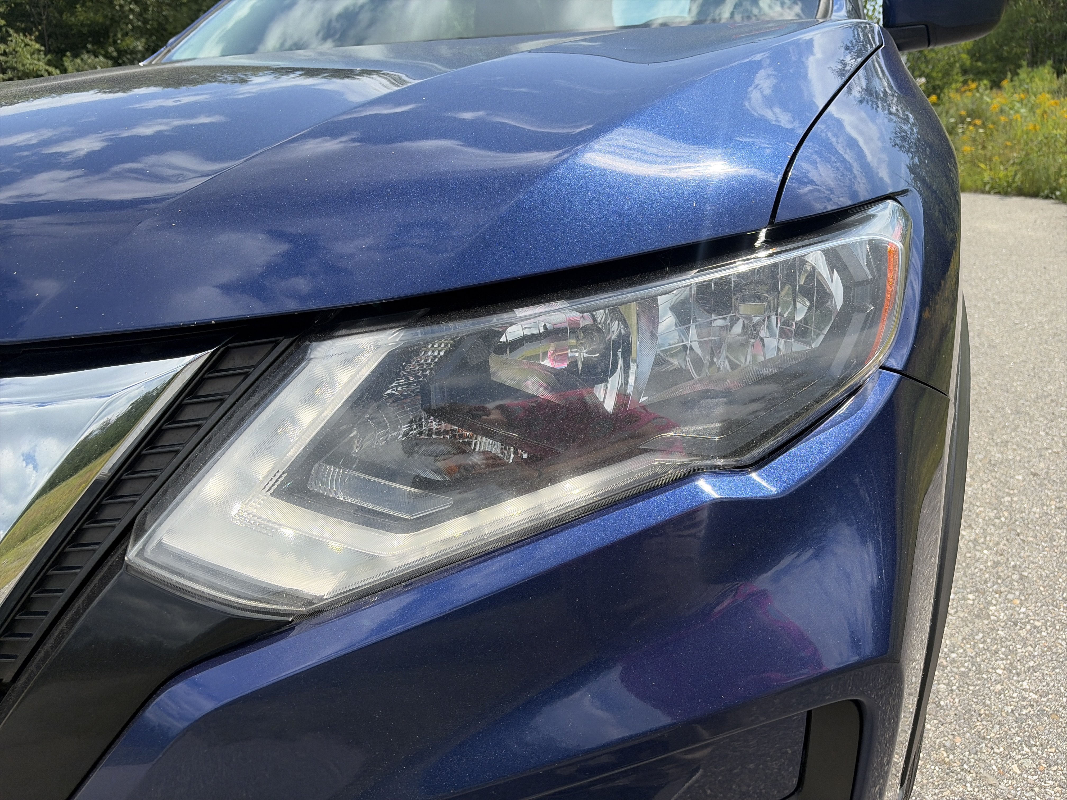 Used 2017 Nissan Rogue S AWD/4WD image 7