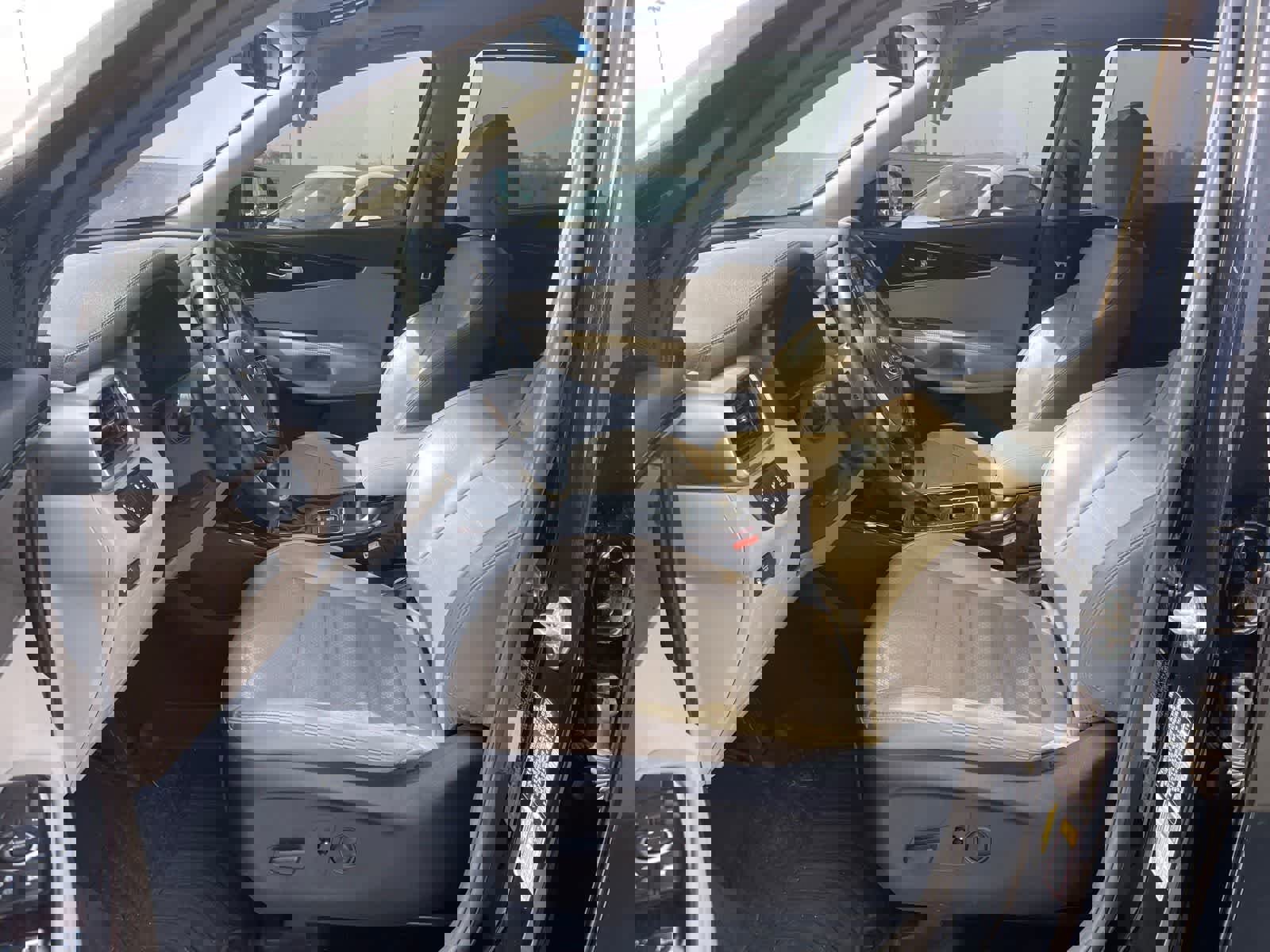 Used 2019 Kia Sorento EX w/ EX Touring Package image 4