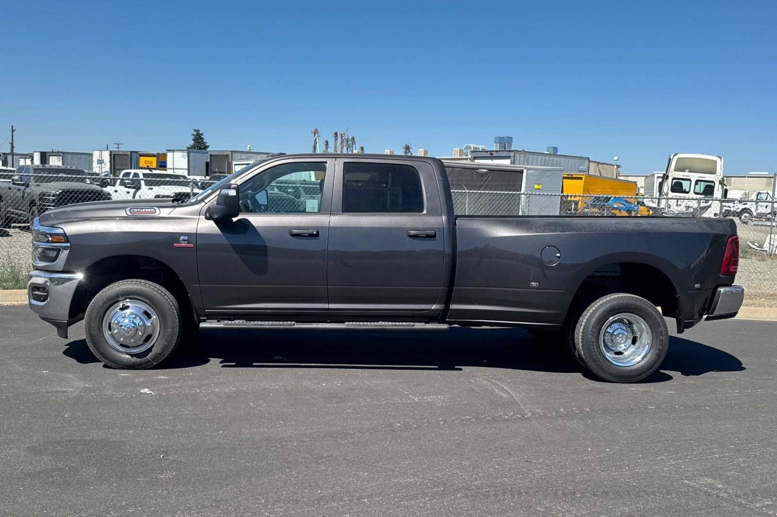 New 2026 RAM 3500 Tradesman AWD/4WD image 6