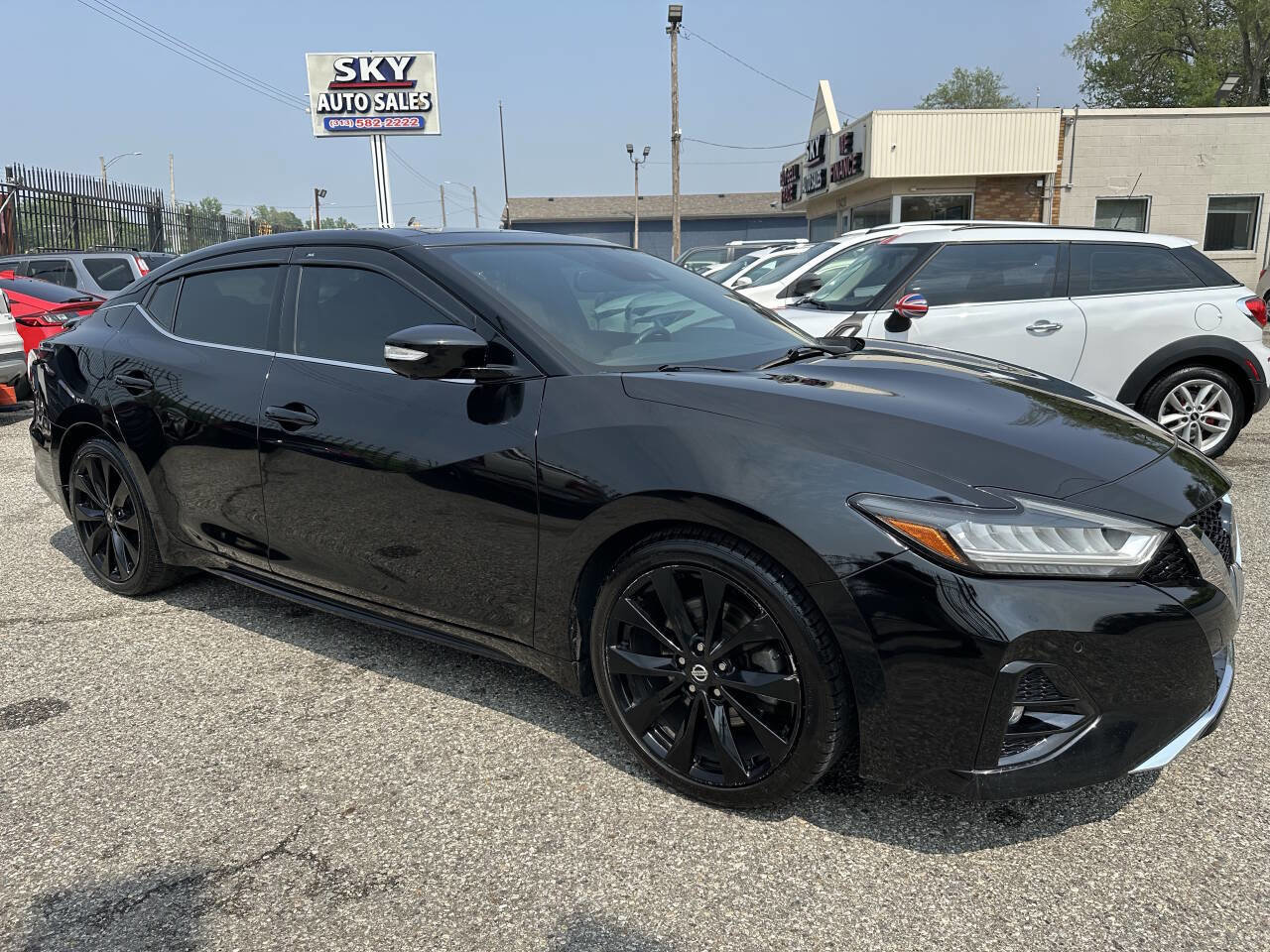 Used 2019 Nissan Maxima SR image 1