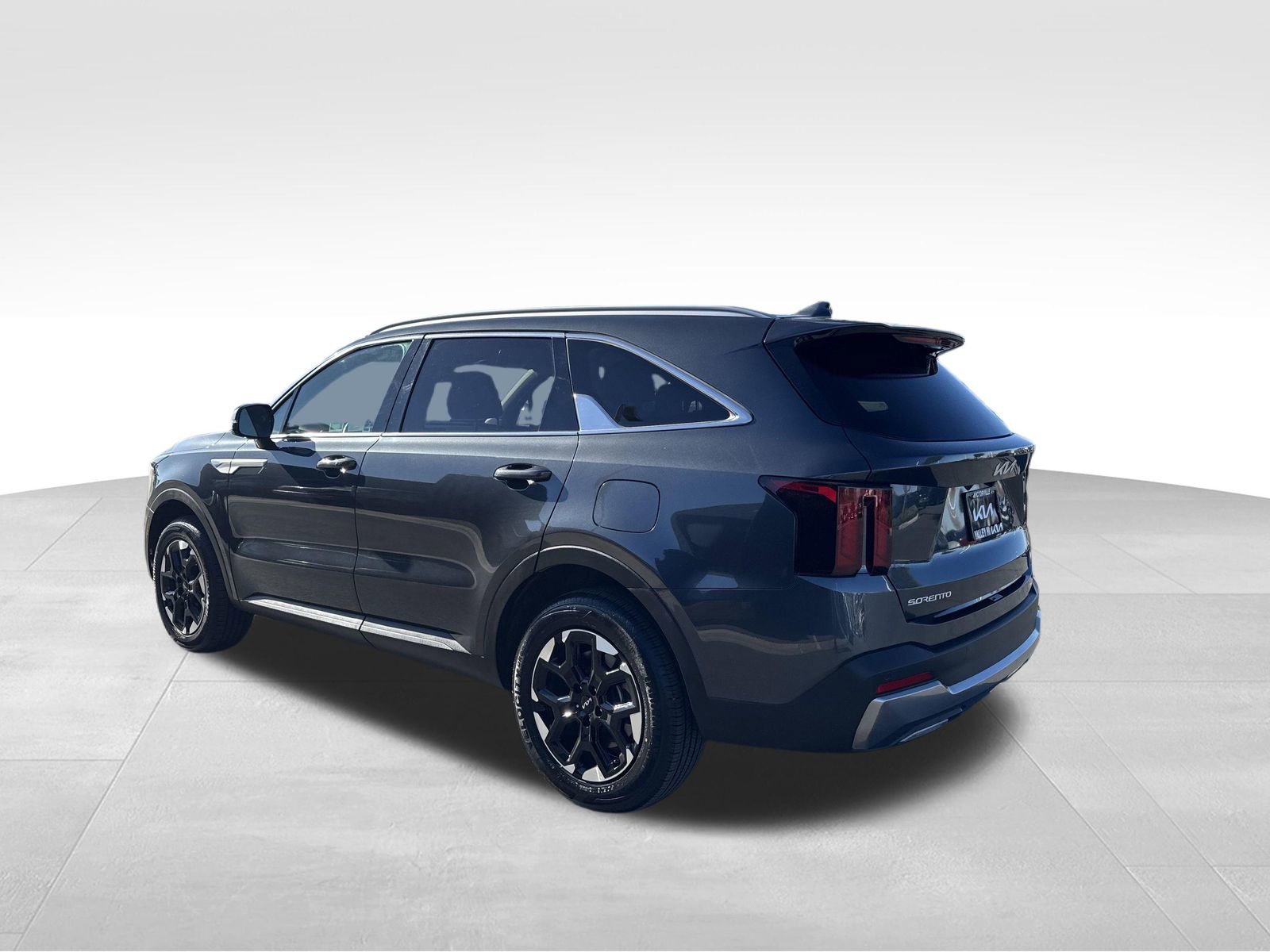 Used 2024 Kia Sorento S image 6